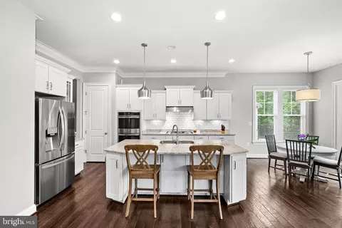 Kitchen - 41953 Paddock Gate Pl, Ashburn, VA 20148 photo 3 of 6