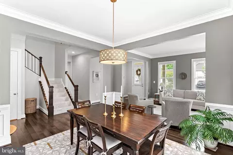 Dining - 41953 Paddock Gate Pl, Ashburn, VA 20148 photo 4 of 7
