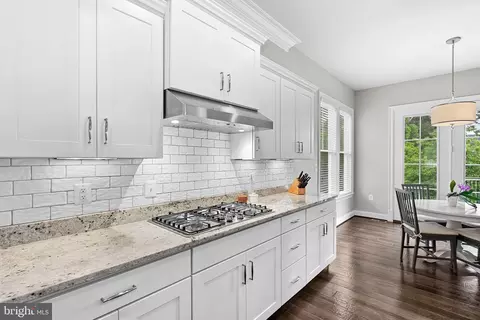 Kitchen - 41953 Paddock Gate Pl, Ashburn, VA 20148 photo 2 of 6