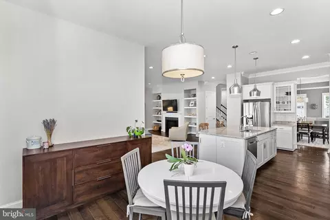 Dining - 41953 Paddock Gate Pl, Ashburn, VA 20148 photo 6 of 7