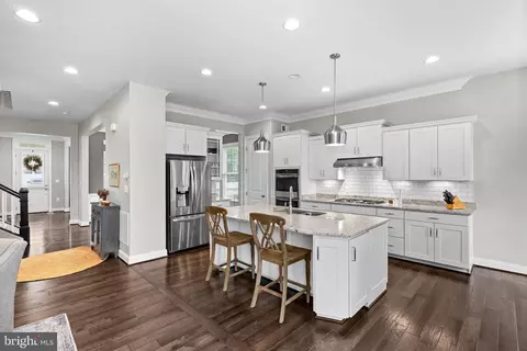 Kitchen - 41953 Paddock Gate Pl, Ashburn, VA 20148 photo 6 of 6