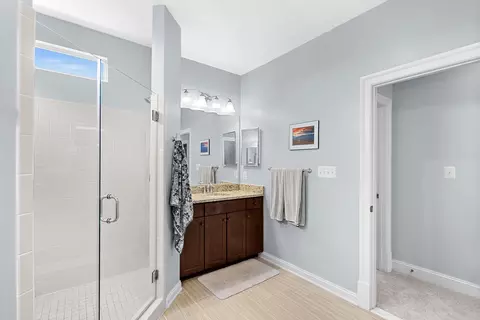 Bath - 41953 Paddock Gate Pl, Ashburn, VA 20148 photo 2 of 6
