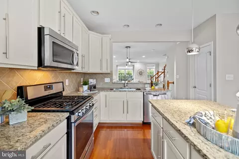 43202 Whelplehill Ter, Ashburn, VA 20148 photo 9