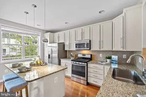 43202 Whelplehill Ter, Ashburn, VA 20148 photo 6