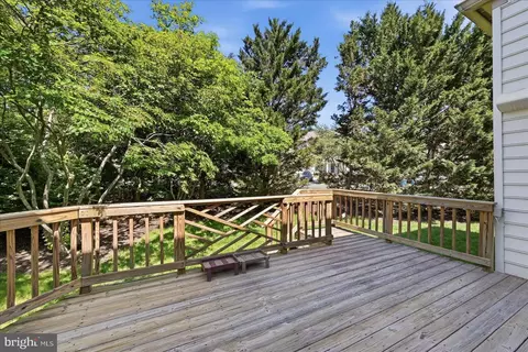 Exterior - 43232 Golf View Dr, Chantilly, VA 20152 photo 2 of 4