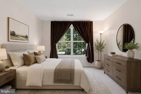 Bedroom - 43232 Golf View Dr, Chantilly, VA 20152 photo 3 of 4