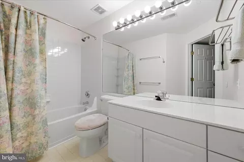 Bath - 43232 Golf View Dr, Chantilly, VA 20152 photo 3 of 3