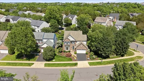 View/Area - 43232 Golf View Dr, Chantilly, VA 20152 photo 1 of 7