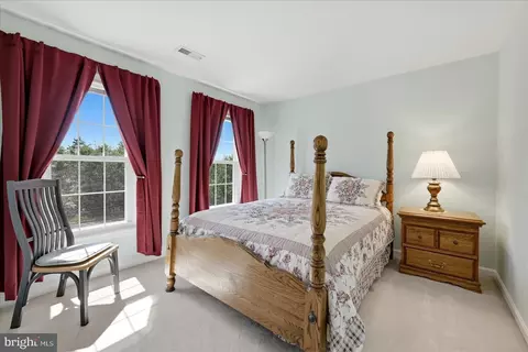 Bedroom - 43232 Golf View Dr, Chantilly, VA 20152 photo 2 of 4