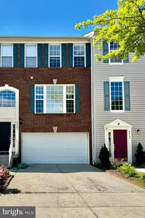 42787 Shaler St, Chantilly, VA 20152