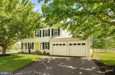 17180 Magic Mountain Dr, Round Hill, VA 20141