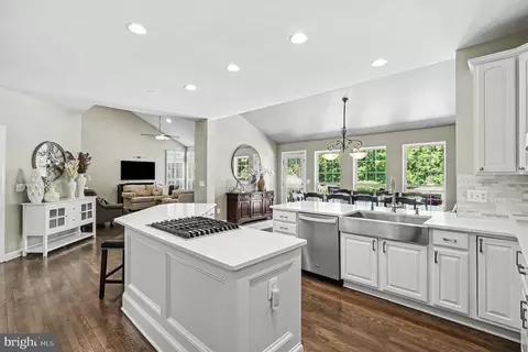 42498 Longacre Dr, Chantilly, VA 20152 photo 7