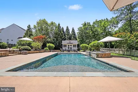 42498 Longacre Dr, Chantilly, VA 20152