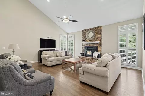 42498 Longacre Dr, Chantilly, VA 20152 photo 10