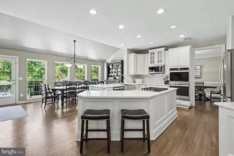 42498 Longacre Dr, Chantilly, VA 20152 photo 4
