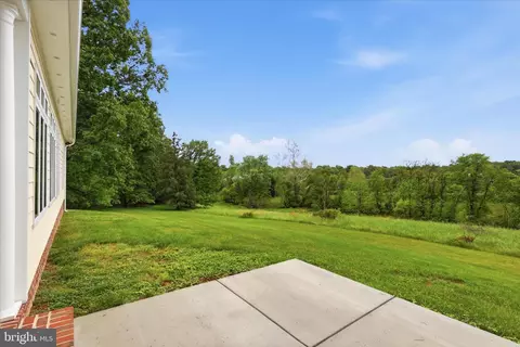 Exterior - 17689 Bates Dr, Hamilton, VA 20158 photo 7 of 8