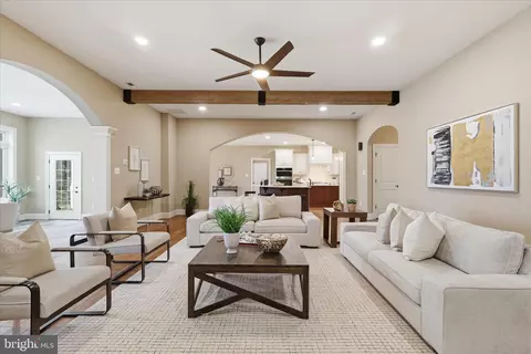 Living - 17689 Bates Dr, Hamilton, VA 20158 photo 5 of 6