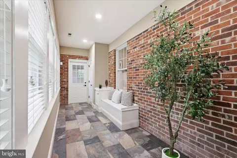Entry Way - 17689 Bates Dr, Hamilton, VA 20158 photo 2 of 6