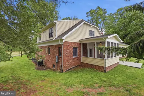Exterior - 17689 Bates Dr, Hamilton, VA 20158 photo 6 of 8