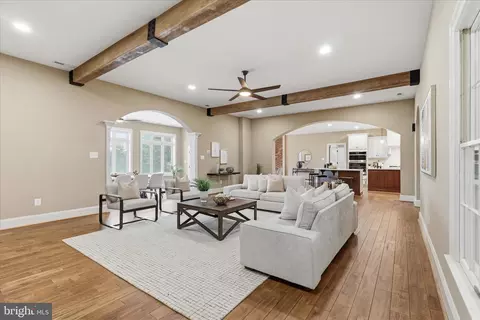 Living - 17689 Bates Dr, Hamilton, VA 20158 photo 4 of 6