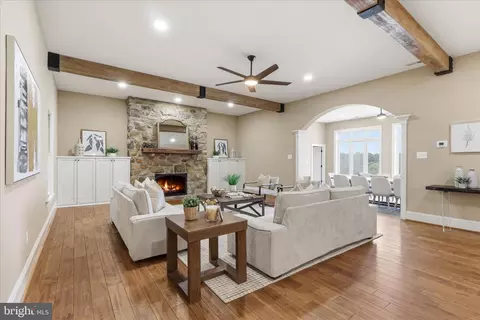 Living - 17689 Bates Dr, Hamilton, VA 20158 photo 3 of 6