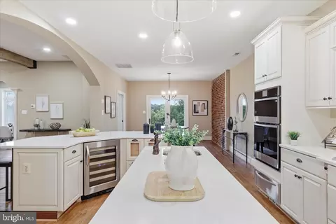 Kitchen - 17689 Bates Dr, Hamilton, VA 20158 photo 7 of 8