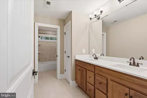 Entry Way - 17689 Bates Dr, Hamilton, VA 20158 photo 6 of 6