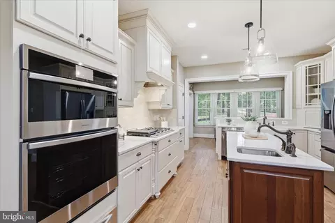 Kitchen - 17689 Bates Dr, Hamilton, VA 20158 photo 5 of 8