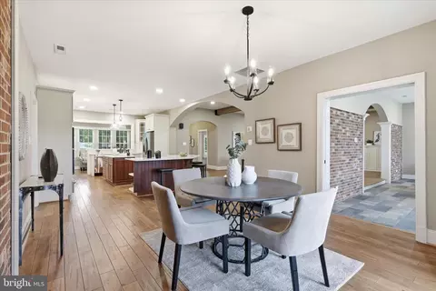 Dining - 17689 Bates Dr, Hamilton, VA 20158 photo 2 of 5