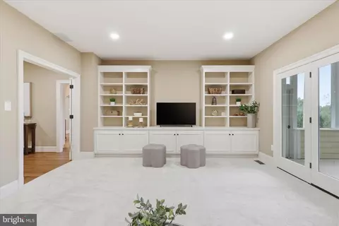 Living - 17689 Bates Dr, Hamilton, VA 20158 photo 6 of 6