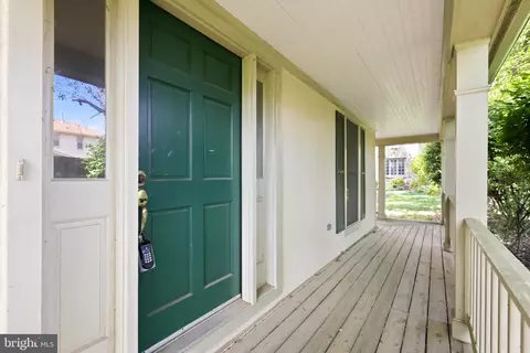 4 Linden Hill Way SW, Leesburg, VA 20175
