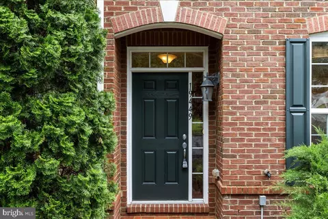 19449 Coppermine Sq, Leesburg, VA 20176