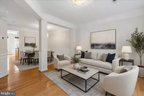19449 Coppermine Sq, Leesburg, VA 20176
