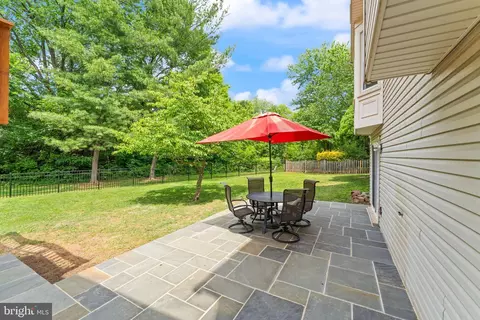 Exterior - 43847 Glenhazel Dr, Ashburn, VA 20147 photo 17 of 22