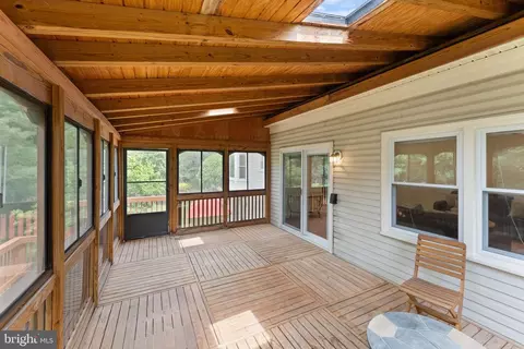Exterior - 43847 Glenhazel Dr, Ashburn, VA 20147 photo 13 of 22