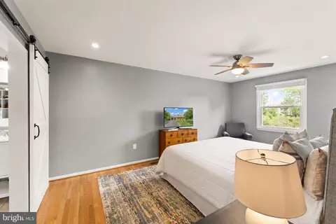 Bedroom - 43847 Glenhazel Dr, Ashburn, VA 20147 photo 1 of 7