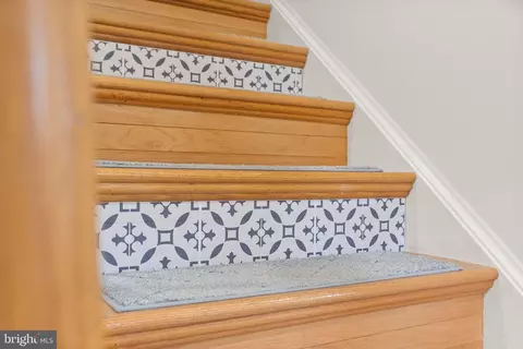 Entry Way - 43847 Glenhazel Dr, Ashburn, VA 20147 photo 6 of 8
