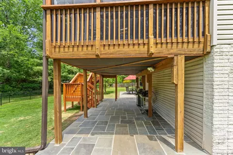 Exterior - 43847 Glenhazel Dr, Ashburn, VA 20147 photo 19 of 22