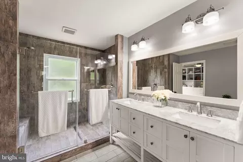 Bath - 43847 Glenhazel Dr, Ashburn, VA 20147 photo 1 of 8