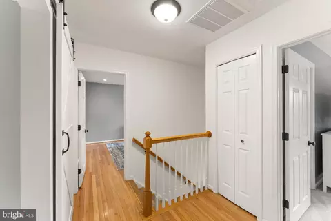 Entry Way - 43847 Glenhazel Dr, Ashburn, VA 20147 photo 8 of 8