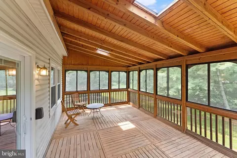 Exterior - 43847 Glenhazel Dr, Ashburn, VA 20147 photo 11 of 22