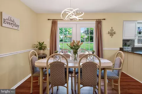 Dining - 111 Environs Rd, Sterling, VA 20165 photo 3 of 4