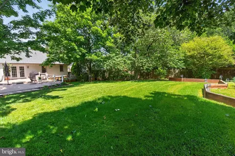 Exterior - 111 Environs Rd, Sterling, VA 20165 photo 13 of 14