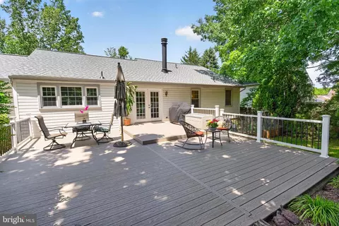 Exterior - 111 Environs Rd, Sterling, VA 20165 photo 6 of 14