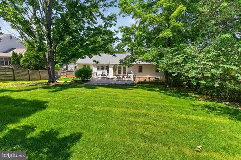 Exterior - 111 Environs Rd, Sterling, VA 20165 photo 4 of 14