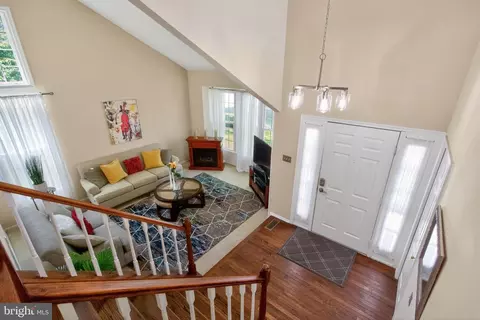Entry Way - 111 Environs Rd, Sterling, VA 20165 photo 2 of 4