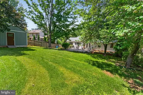 Exterior - 111 Environs Rd, Sterling, VA 20165 photo 9 of 14