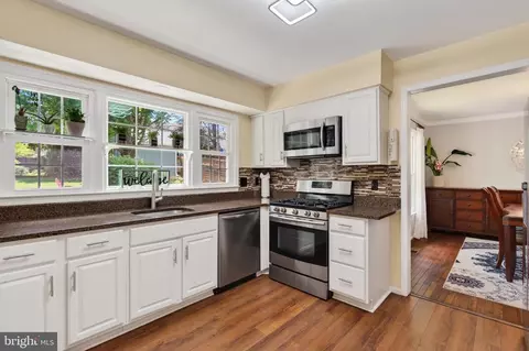 Kitchen - 111 Environs Rd, Sterling, VA 20165 photo 3 of 4