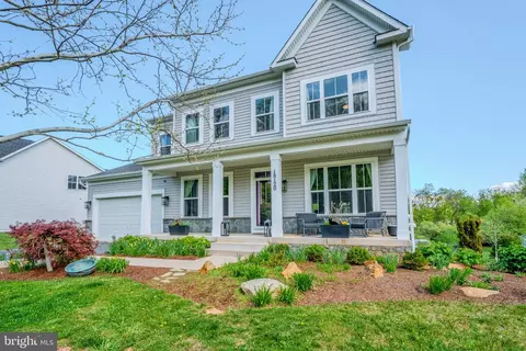 18120 Ridgewood Pl, Round Hill, VA 20141