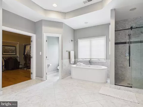 Bath - 38565 Piggott Btm, Hamilton, VA 20158 photo 4 of 6